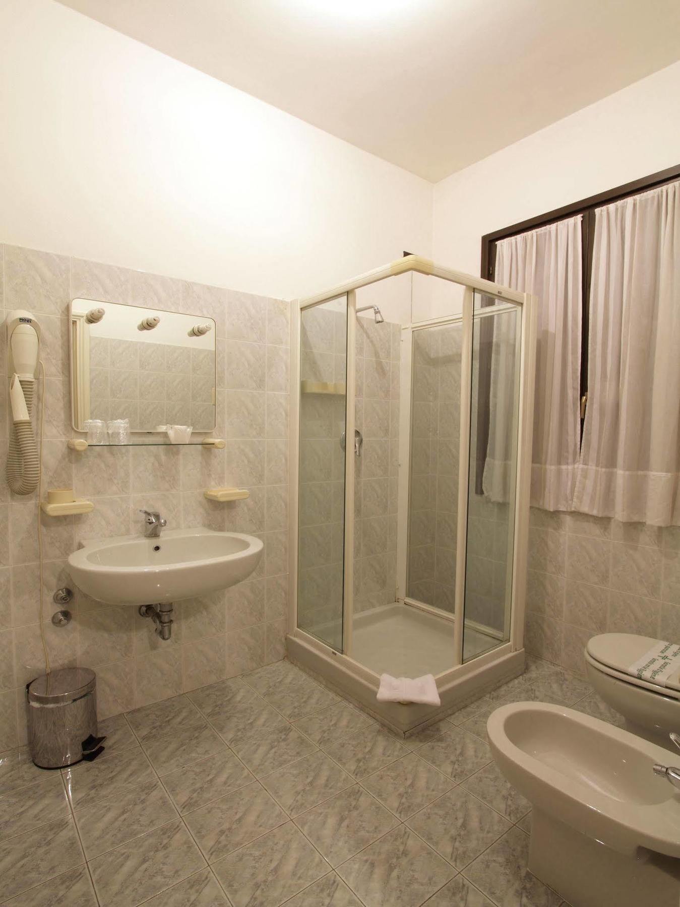 Hotel Aquavite Gardone Riviera Εξωτερικό φωτογραφία
